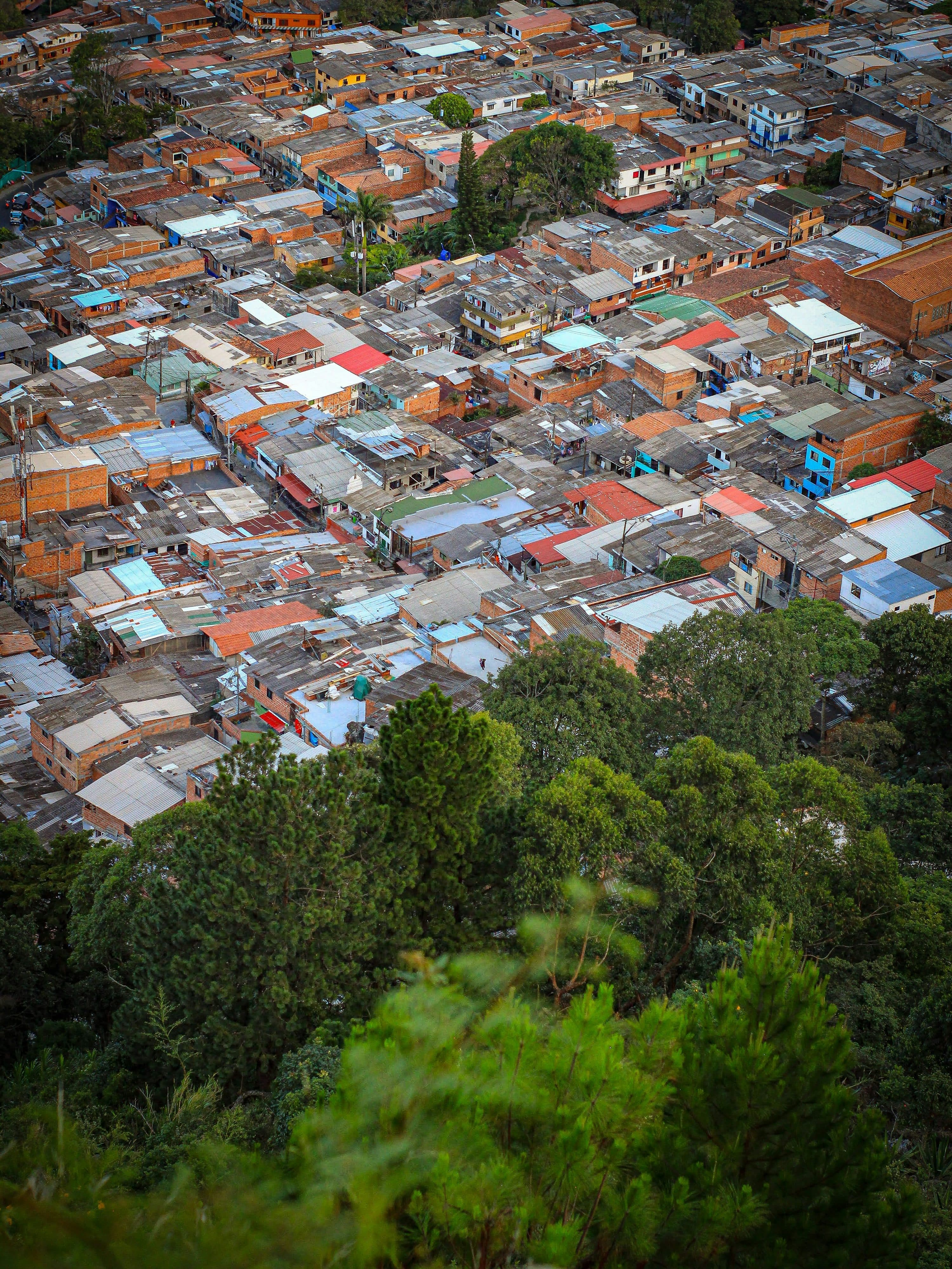 Rumah-rumah beratap warna-warni di Kampung Jodipan dari atas